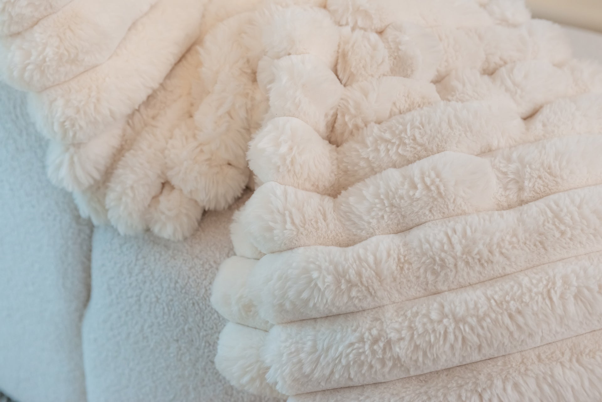 Throws & Blankets