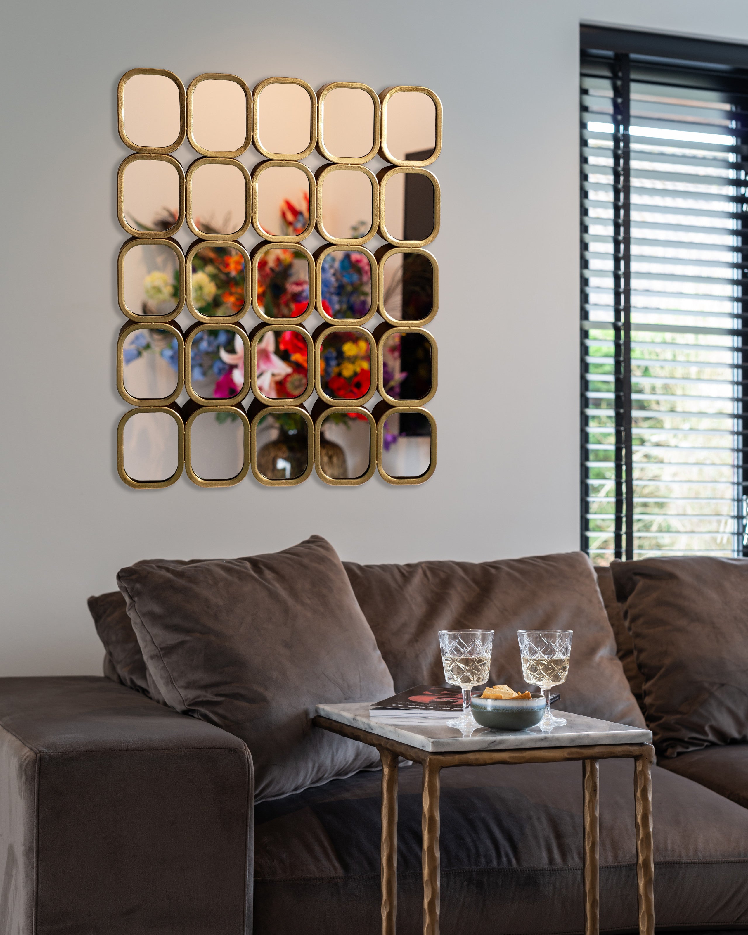 Mirror Marila with 25 mirrors