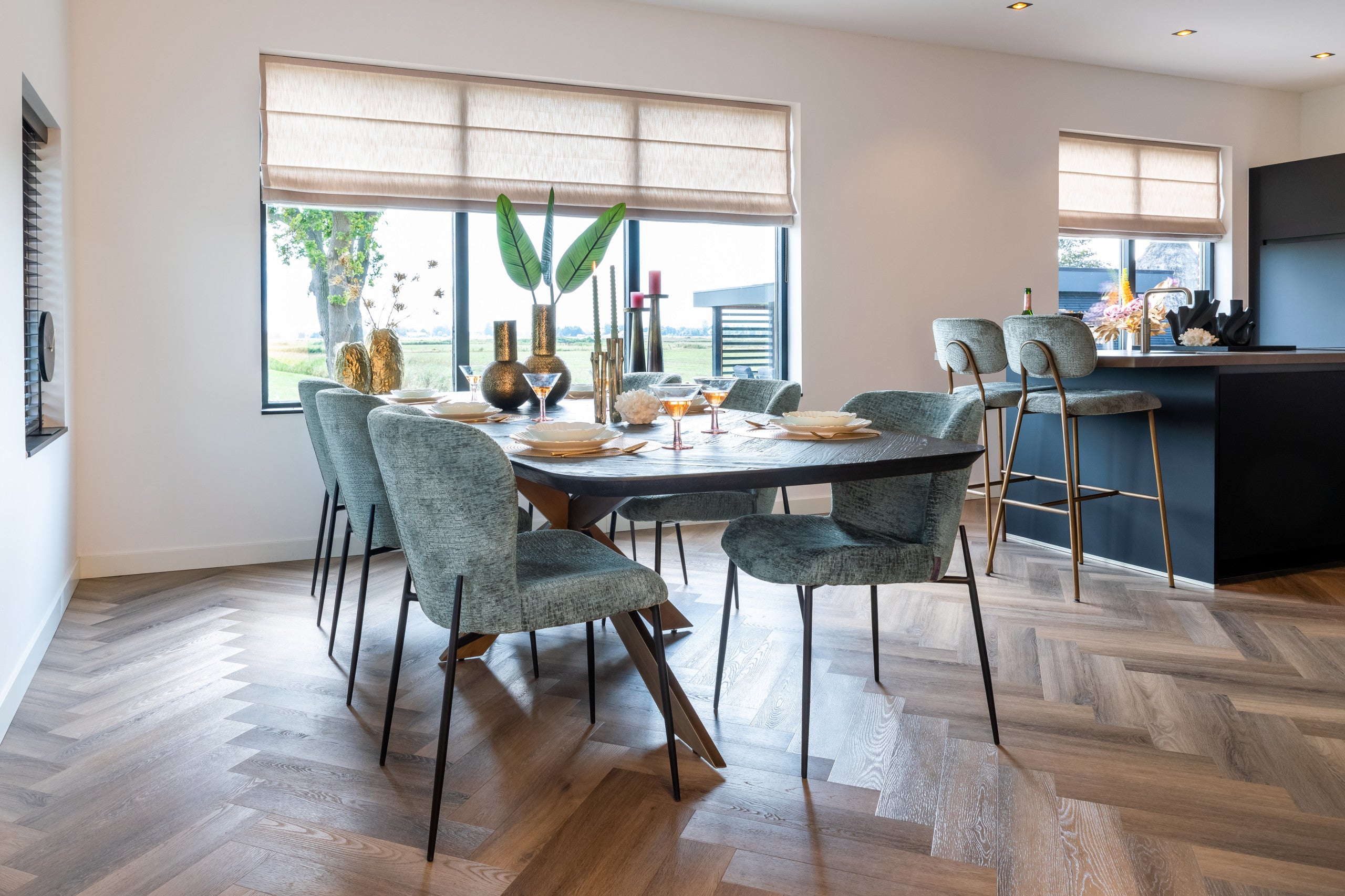 dining room table Hayley 280