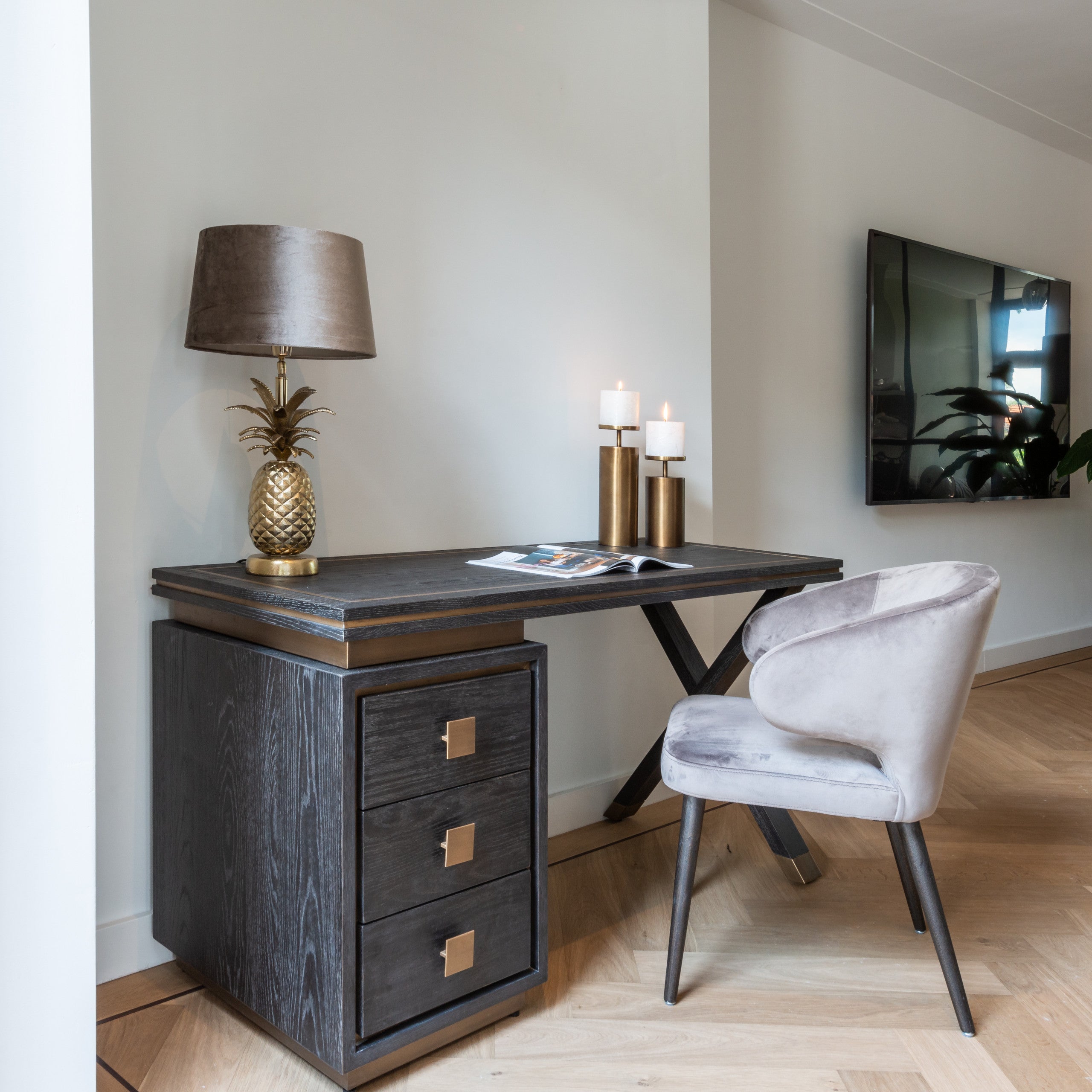 Desk Hunter 3-drawers