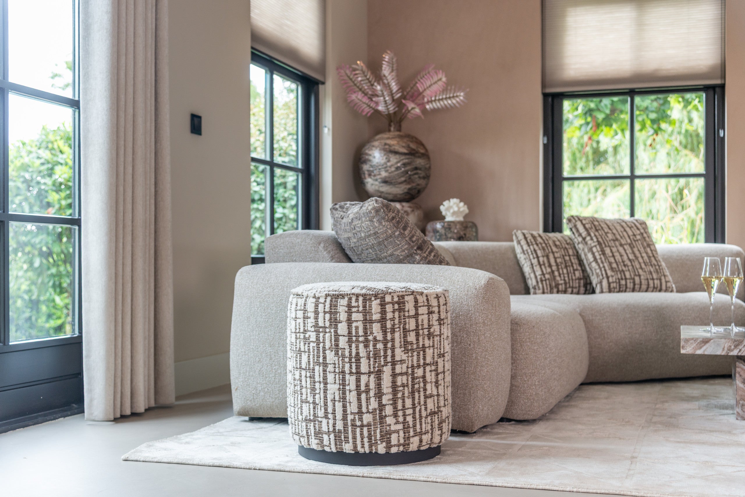 Pouffe & Footstool Lexie beige chevron 45Ã˜