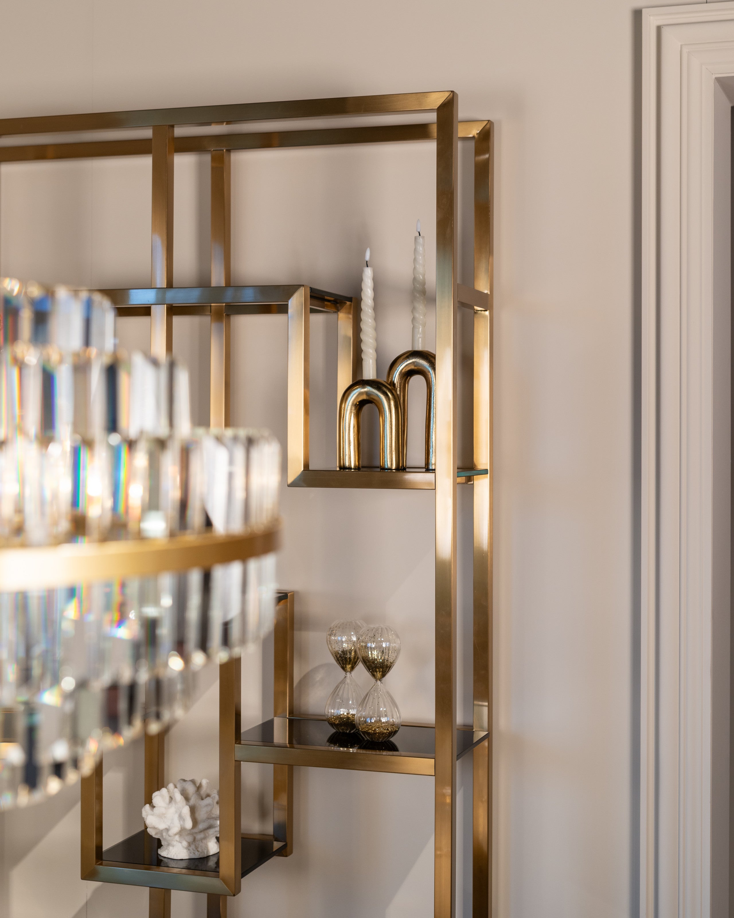 Display cabinet Magnus brushed gold